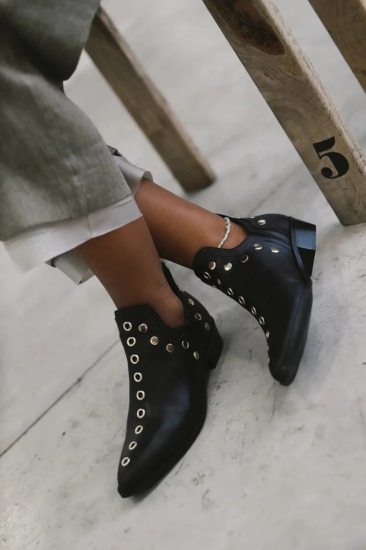 Brenda – Boots