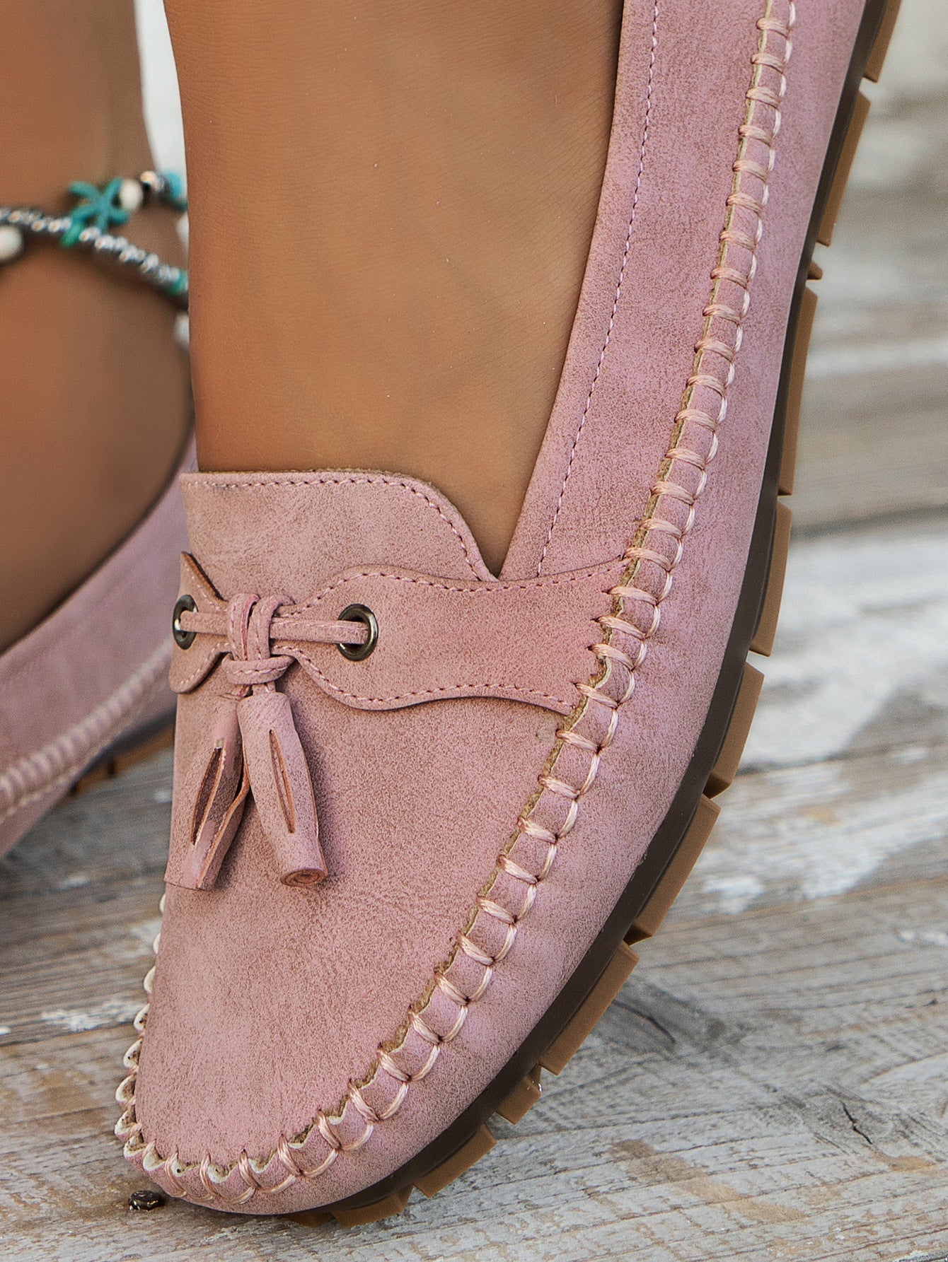 Lisa – Moccasins