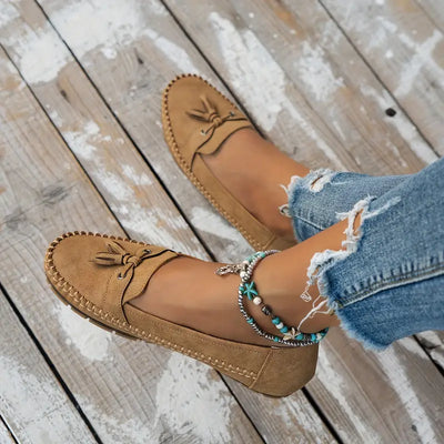 Lisa – Moccasins