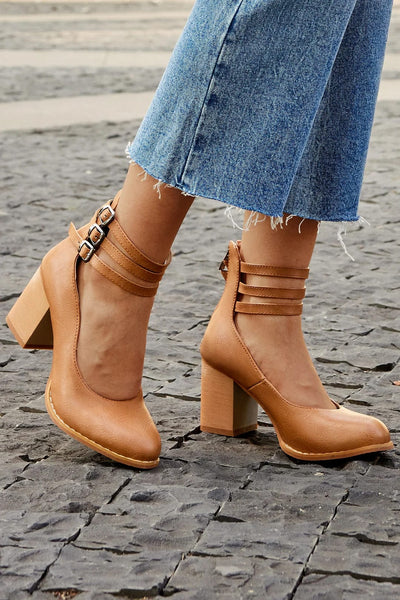 Ariana – Heels